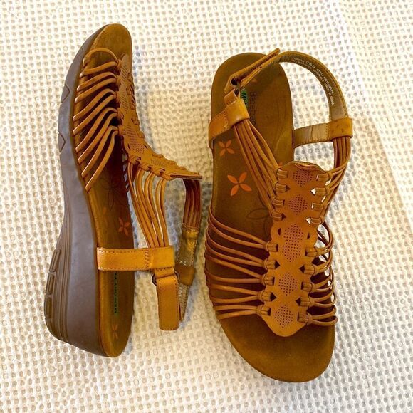 BareTraps Memory Foam Straps Wedge Sandals - Picture 2 of 6